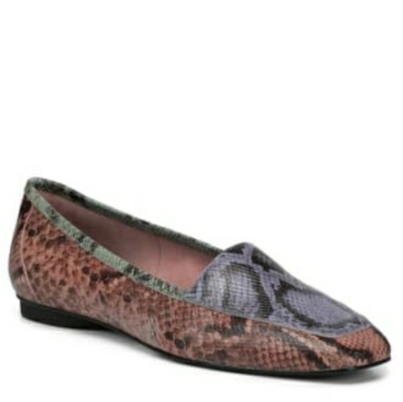 Donald J. Pliner Shoes - Donald J. Pliner Deedee Snake Print Loafer Size 5